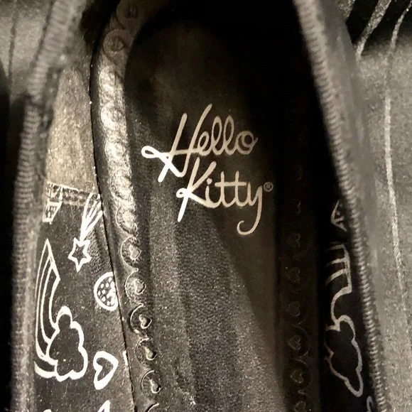 Hello Kitty flats - Picture 6 of 10